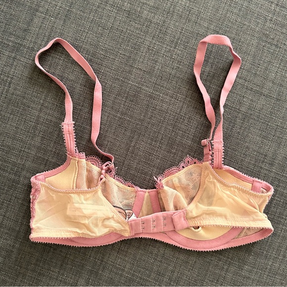 Victoria’s Secret Bra - Soft beige and pink - Size 32C - Picture 3 of 5